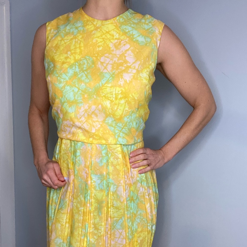 1960s Vintage Yellow and Blue Pleated Dress
